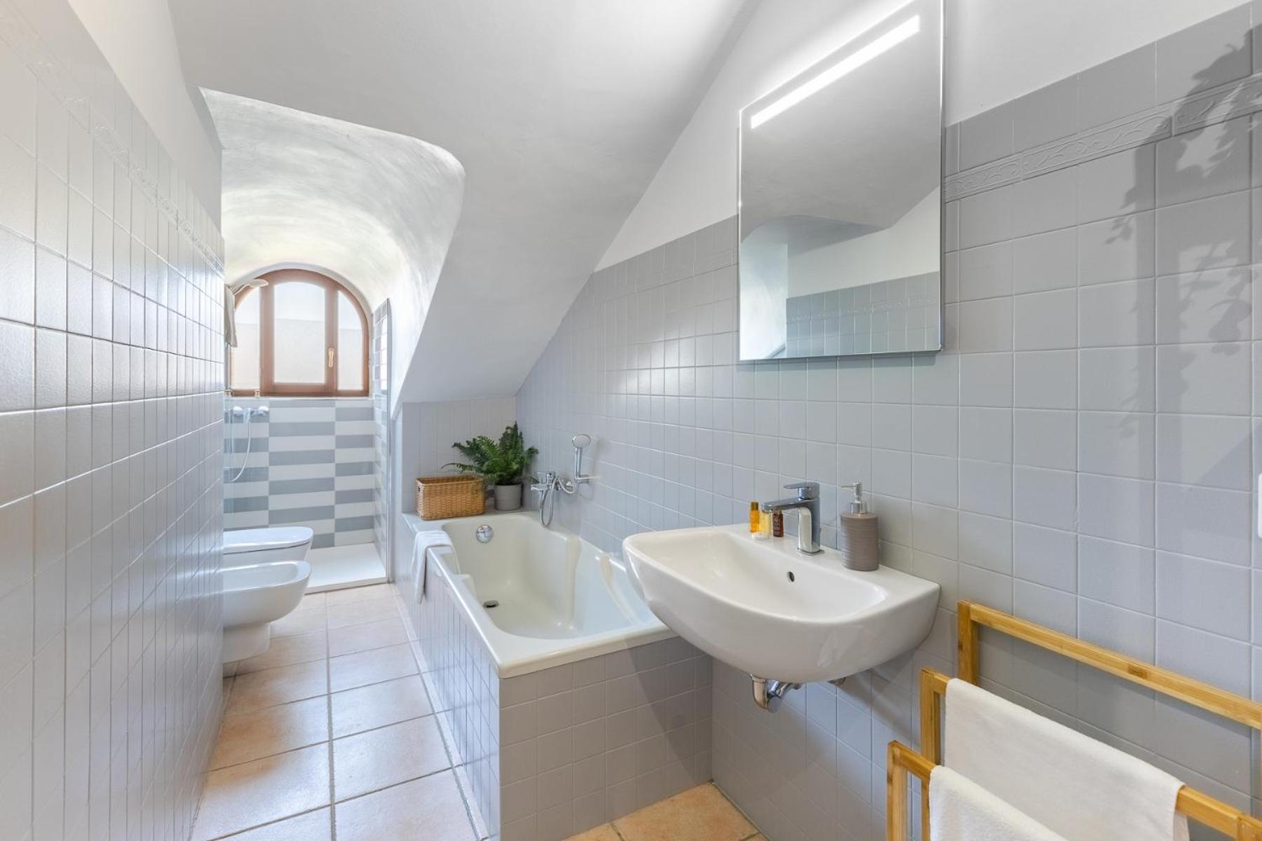 Giolitti 39 - Moderna Mansarda Nel Cuore Di Apartamento
